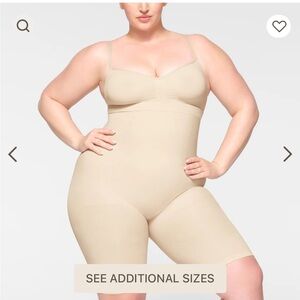 NEW Skims Seamless Sculpt High Waisted Over the knee Short Sand Small/Medium